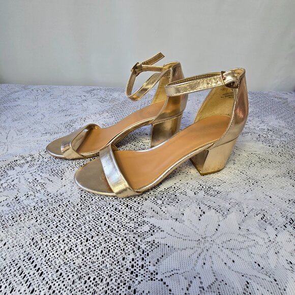BAMBOO Metallic Gold Strappy Shoes, Size 8 - Picture 3 of 5